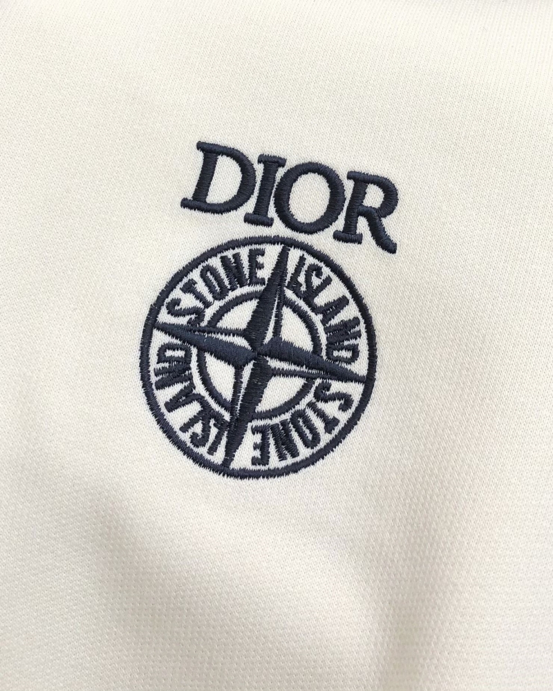 chr1st1an D10r outwear